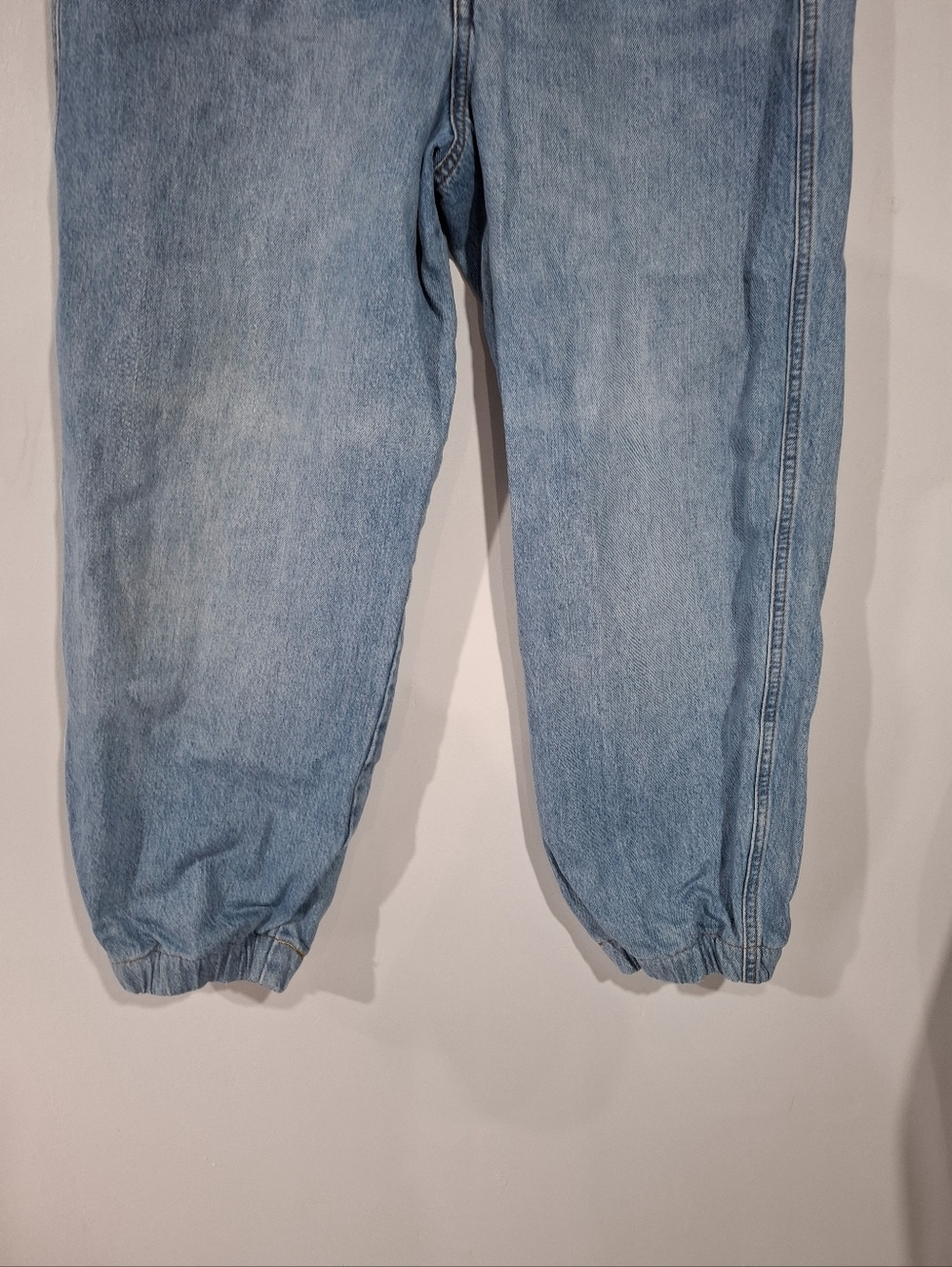 FRAME Denim Le Lounge High Rise Relaxed Cropped Jogger Jean in Chill - Size 29 - Picture 7 of 15